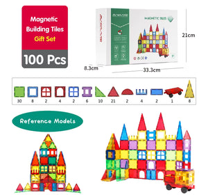Σετ δώρου magnetic building tiles με συσκευασία και μοντέλα αναφοράς, σε λευκό φόντο για παιδιά